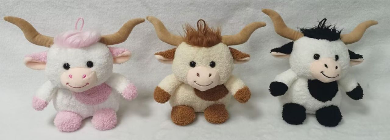 PLUSH. HIGHLAND COW